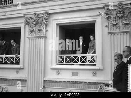 Berücksichtigung des Staatshaushalts für Auswärtige Angelegenheiten im Repräsentantenhaus, v. l. C. C. Wijne mr. A. C. de Rider und Prinzessin Beatrix Datum: 21. Februar 1961 Schlüsselwörter: Auswärtige Angelegenheiten, Staatshaushalte, Behandlungen persönlicher Name: Beatrix, Prinzessin, Miss M. C. C. Weine Stockfoto