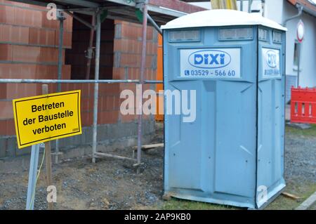 Leipzig, Deutschland. Januar 2020. Ein Einfamilienhaus wird in traditioneller Ziegelbauweise im Raum Leipzig errichtet. Kredit: Volkmar Heinz / dpa-Zentralbild / ZB / dpa / Alamy Live News Stockfoto