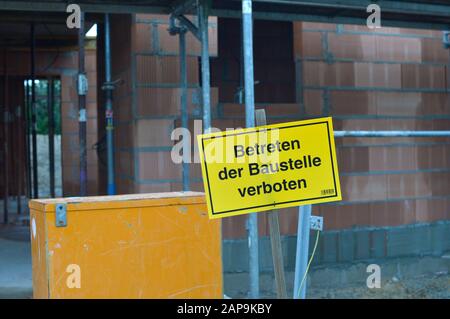 Leipzig, Deutschland. Januar 2020. Ein Einfamilienhaus wird in traditioneller Ziegelbauweise im Raum Leipzig errichtet. Kredit: Volkmar Heinz / dpa-Zentralbild / ZB / dpa / Alamy Live News Stockfoto