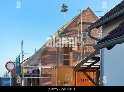 Leipzig, Deutschland. Januar 2020. Ein Einfamilienhaus wird in traditioneller Ziegelbauweise im Raum Leipzig errichtet. Kredit: Volkmar Heinz / dpa-Zentralbild / ZB / dpa / Alamy Live News Stockfoto