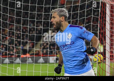 Januar 2020, Bramall Lane, Sheffield, England; Premier League, Sheffield United gegen Manchester City: Sergio Aguero (10) von Manchester City feiert sein Ziel, es 0:1 zu schaffen Stockfoto