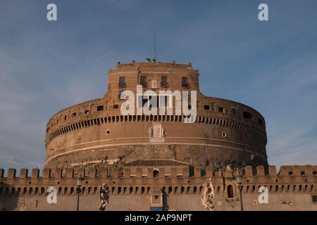 Frontalansicht der engelsburg in Rom italien Stockfoto