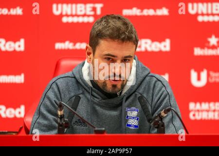 Januar 2020, Riverside Stadium, Middlesbrough, England; Sky Bet Championship, Middlesbrough gegen Birmingham City: Pep Clotet Manager von Birmingham City hielt ihr nicht erlaubtes Tor für ein klares Ziel und verglich es am Ende der letzten Saison mit dem Spiel Leeds gegen Aston Villa Stockfoto