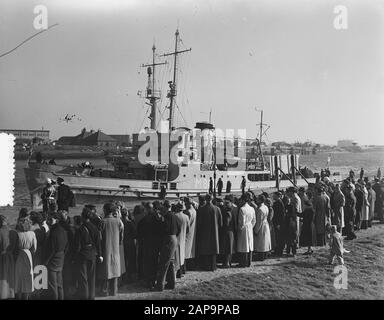 Den Helder Ankunft vier Minenräumer aus Indonesien M801 Abraham Crynssen, M802 Abraham van der Hulst, M803 Jan van Gelder, M804 Pieter Florisz Datum: 27. Oktober 1951 Ort: Den Helder Schlüsselwörter: Häfen, Marine, Kriegsschiffe Stockfoto