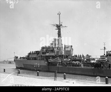 Ankunft Hr. Frau Dan. Kortenaer Datum: 25. Juni 1947 Schlagwörter: Marine, Militärschiffe Institutionenname: HM Kortenaer Stockfoto