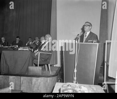 Hauptversammlung der KNVB in Esplanade in Utrechter, Jos Coler Datum: 18. Juli 1964 Ort: Utrechter Schlüsselwörter: Meetings persönlicher Name: Esplanade, Jos Coler Institutionenname: KNVB Stockfoto