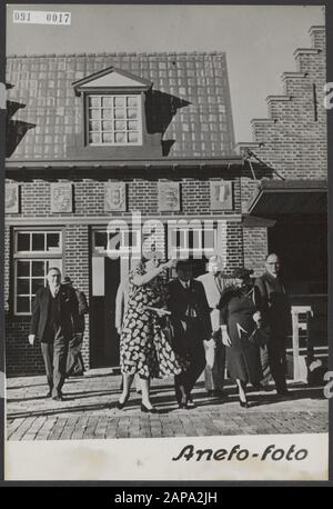 Besuch des niederländischen Gesandten in Südafrika und Dr. Malan zu den imitierten Culemborg in Kapstadt Datum: 21. März 1952 Ort: Kapstadt, Südafrika Schlüsselwörter: Besuche, Emissionen, Ministerpräsidenten, politischer Personenname: Berg van der j, malan dr, malan mv Stockfoto