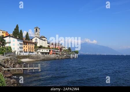 Dorf von Brissago am Lago Maggiore im Kanton Tessin, Schweiz Stockfoto