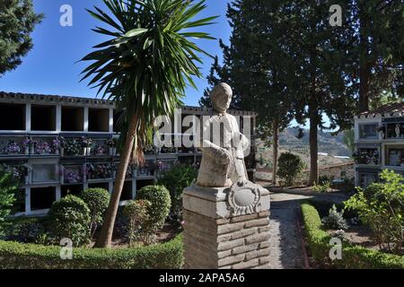 Skulptur der Familie Galvez auf dem Friedhof Macharaviaya, Málaga, Spanien Stockfoto