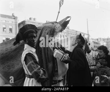 Ankunft Sint Nicholas in Amsterdam Datum: 19. November 1955 Ort: Amsterdam, Noord-Holland Schlüsselwörter: Ankunft persönlicher Name: Sinterklaas Stockfoto