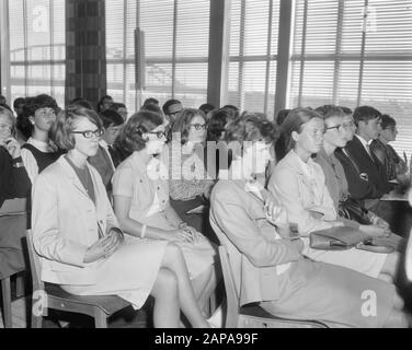 6. Jugendfestival Velp Datum: 23. August 1965 Ort: Gelderland, Velp Schlüsselwörter: Festivals, Jugend persönlicher Name: Bomans, Godfried Stockfoto