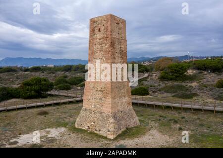 Alten Wachturm genannt torreladrones am Strand von Cabopino, Marbella Stockfoto