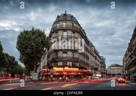 Das Restaurant Triadou Haussmann, traditionelle Pariser Brasserie in Paris Stockfoto