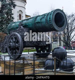 Zar-puschka (König Cannon) im Kreml, Moskau, Russland Stockfoto