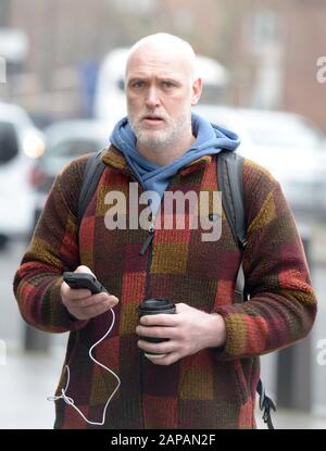 Der Baumchirurg Benjamin Atkinson, 43, kommt am Westminster Magistrates' Court in London an, nachdem er Big Ben während Des Extinction Rebellion 'Autumn Uprising' im Oktober letzten Jahres als Boris Johnson verkleidet bestiegen hatte. Stockfoto