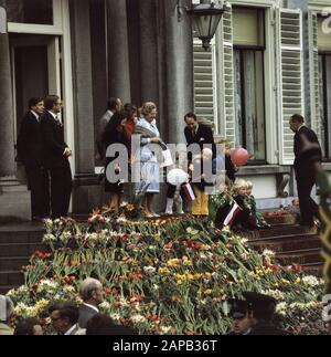 Defile Palace Soestdijk, Geburtstag Königin Juliana; Ihre Majestät Datum: 30. April 1974 Schlüsselwörter: Defiles, Queens persönlicher Name: Juliana, Königin Stockfoto