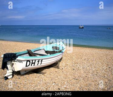 Fischerboot auf Slapton Sands, Torcross, South Hams, South Devon. Stockfoto