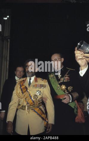 Besuch von Königin Juliana, Prinz Bernhard, Prinzessin Beatrix und Prinz Claus in Äthiopien: Kaiser Haile Selassie und Prinz Bernhard Datum: 31. Januar 1969 Ort: Addis Abeba, Äthiopien Schlüsselwörter: Kaiser, Fürsten, Staatsbesuche persönlicher Name: Bernhard (Fürst Niederlande), Haile Selassie (Kaiser Äthiopien) Stockfoto