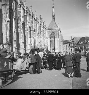Front North-East Niederlande: Deventer Beschreibung: Befreiung von Deventer durch die 3. Kanadische Infanterieabteilung Datum: 11. april 1945 Ort: Deventer, Overijssel Schlüsselwörter: Befreiung, Kirchen, Militär Stockfoto