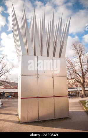 Prag, Tschechien, 1/5/2020: Jan Palach Memorial von John Hejduk. Das Haus der Mutter des Suizids. Stockfoto