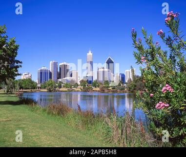 Blick auf die Stadt über Swan River, Perth, Western Australia, Australien Stockfoto