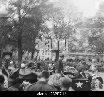 Besuch von Eisenhower im Palast lange Voorhout in den Haag Beschreibung: [Ankunft Eisenhower in der Paläis lange Voorhout] Datum: 6. Oktober 1945 Ort: Die Haag Schlüsselwörter: Besuche, Generalpersonname: Eisenhower, Dwight Stockfoto