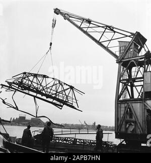 Amsterdam, Fotos der Reparaturarbeiten im Hafen Datum: 1945 Standort: Amsterdam, Noord-Holland Schlüsselwörter: Erholung, Zweiter Weltkrieg Stockfoto