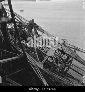 Amsterdam, Fotos der Reparaturarbeiten im Hafen Datum: 1945 Standort: Amsterdam, Noord-Holland Schlüsselwörter: Erholung, Zweiter Weltkrieg Stockfoto