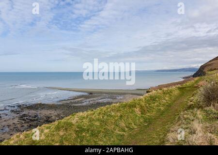 Sarn Wallog, auf walisisch Sarn Gynfelyn genannt, erstreckt sich in Cardigan Bay Wales UK Stockfoto