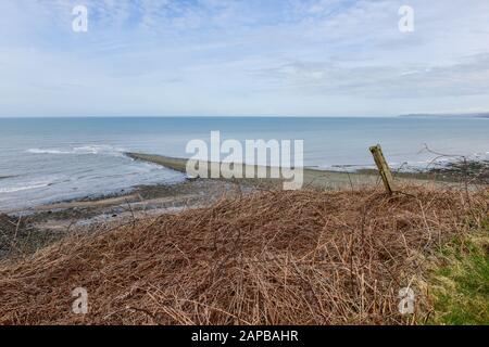 Sarn Wallog, auf walisisch Sarn Gynfelyn genannt, erstreckt sich in Cardigan Bay Wales UK Stockfoto