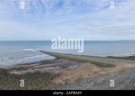 Sarn Wallog, auf walisisch Sarn Gynfelyn genannt, erstreckt sich in Cardigan Bay Wales UK Stockfoto