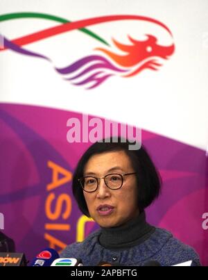 Hongkong, China. Januar 2020. Sophia Chan, Sekretärin für Lebensmittel und Gesundheit der Regierung der Sonderverwaltungsregion Hongkong (HKSAR), spricht auf einer Pressekonferenz in Hongkong, Südchina, 22. Januar 2020. Die HKSAR-Regierung bestätigte am Mittwoch den ersten höchst vermuteten Fall einer neuartigen Coronavirus-Pneumonie in Hongkong. Credit: Lui Siu Wai/Xinhua/Alamy Live News Stockfoto