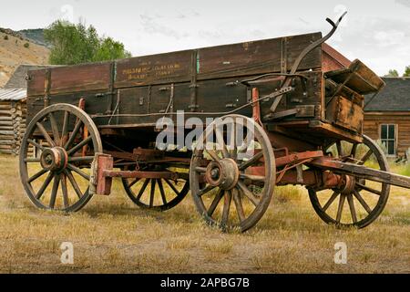 MT00425-00...MONTANA - Alter Bauernwagen in Bannack, einer Geisterstadt im Bannack State Park, ausgestellt. Stockfoto