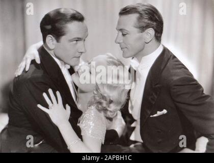 Design FOR LIVING 1933 Paramount Pictures Film with From Left: Fredric March, Miriam Hopkins, Gary Cooper Stockfoto