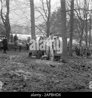 CrossLoop Meisterschaft der Niederlande bei Arnhem Datum: 24. Februar 1957 Ort: Arnhem Schlagwörter: Leichtathletik, Sport Stockfoto