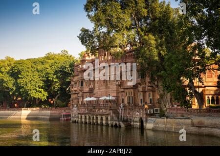 Indien, Rajasthan, Shekhawati, Bikaner, Gajner, Gajner Palace Heritage Hotel, ehemaliges Jagdschloss von Maharaja von Jaipur, neben Wildfowsee Stockfoto