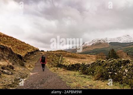 Alleinreisender - West Highlands Way, Schottland. Winter, Frühlingswandern Stockfoto