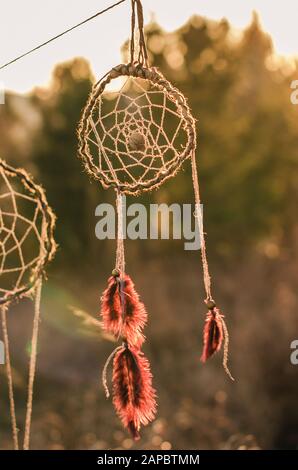 Dreamcatcher, ethnisches Amulett, Symbol für die menschen der amerikanischen ethnischen Indianer. Stockfoto