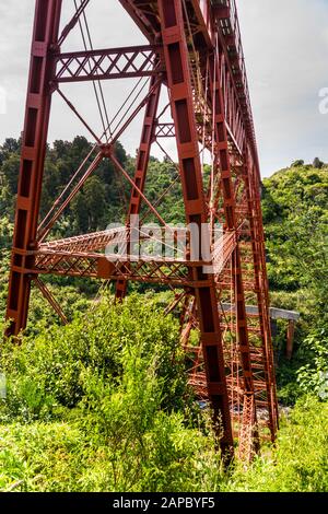 Makatote Viaduct, Stahl-Truss- und Plattenträgerbrücke, von Peter Seton Hay, 1908, Tongariro National Park, North Island, Neuseeland Stockfoto