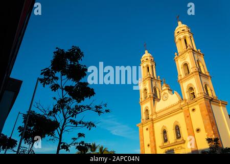 Sinaloa, Mexiko - 19. Januar 2019: Berühmte Dombasilika Unserer Lieben Frau vom Rosary im Stadtzentrum Stockfoto