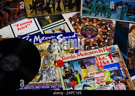 VIERSEN, DEUTSCHLAND - 22. AUGUST. 2019: Blick auf die Cover-Sammlung alter Vinylplatten von Tamla Motown Stockfoto