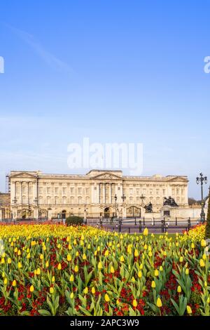 Die Fassade des Buckingham Palace, offizielle Residenz der Königin von England, Westminster, London Stockfoto
