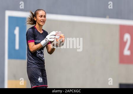 São PAULO, SP - 22.01.2020: São PAULO X JUVENTUS - Dani Soares, Juventus Torwart während des Trainingsspiels. Im freundschaftlichen Frauenfußball zwischen São Paulo und Juventus stehen sich die beiden Mannschaften in der Vorsaison gegenüber, die auf den Beginn der Paulista- und brasilianischen Meisterschaften 2020 abzielt. Das Freundschaftsspiel fand heute im Clube Social do Morumbi in São Paulo statt, diesen Mittwoch, den 22. Januar 2020. (Foto: Van Campos/Fotoarena) Stockfoto
