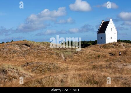Den Tilsandede Kirke, Die Begrabene Kirche oder Die Sand-Covered-Kirche in der Nähe von Skagen, Region Nordjütland, Norddänemark Stockfoto