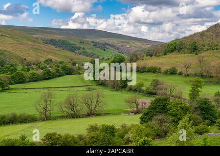 Yorkshire Dales Landschaft in der Upper Wharfedale in der Nähe von Hubberholme, North Yorkshire, England, Großbritannien Stockfoto