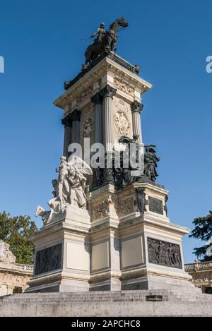 Denkmal für König Alfonso, 12. Mai, im Retiro Park, Madrid, Spanien Stockfoto