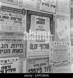 Israel 1948-1949: Tel Aviv Beschreibung: Notizen für Konzerte und andere Kunstveranstaltungen in Tel Aviv, darunter ein Konzert des niederländischen Geigers Theo Olof Datum: 1948 Ort: Israel, Tel Aviv Schlüsselwörter: Poster, Konzerte, Orchester, Werbung persönlicher Name: Moshe lustig, Olof, Theo Stockfoto