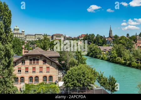 Bern, Schweiz - 30. Juli 2019: Panoramaaussicht am sonnigen Sommertag. Stockfoto