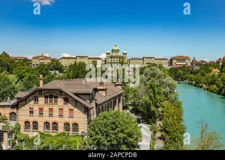 Bern, Schweiz - 30. Juli 2019: Panoramaaussicht am sonnigen Sommertag. Stockfoto