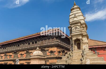 Turm des Siddhi Laxmi Tempels am Durbar Platz von Bhaktapur, Nepal Stockfoto